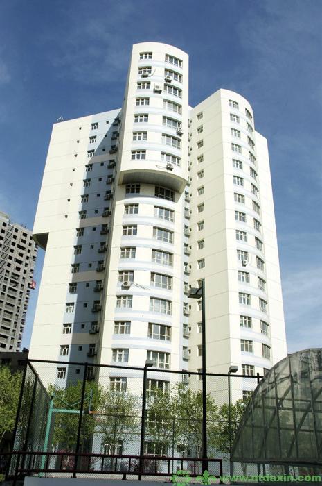 南門國(guó)際城F1高層住宅樓（新疆建筑工程天山獎(jiǎng)、江蘇省省外“揚(yáng)子杯”）